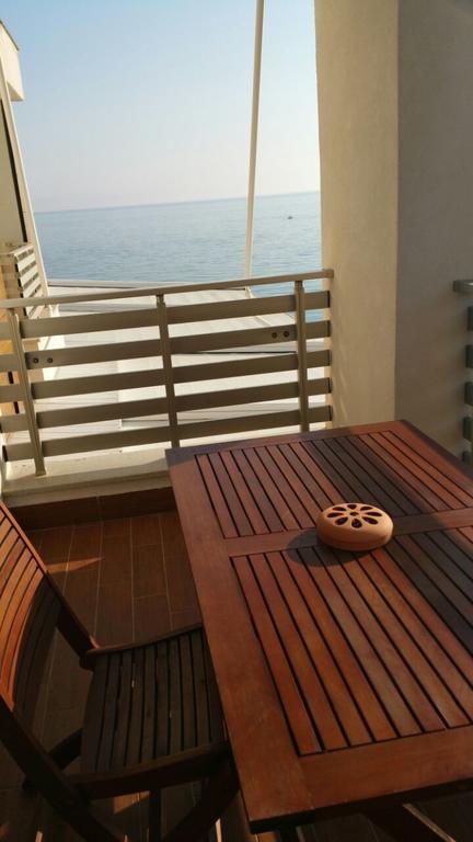 Laura'S Home Durres Exterior photo